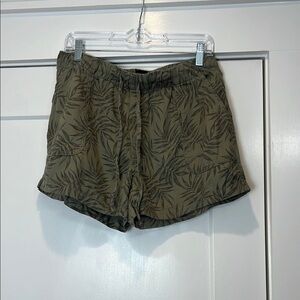 GAP sage green Shorts with Drawstring Waist size medium.